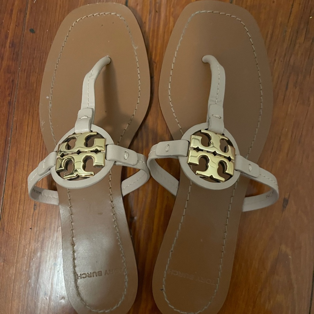 Tory Burch Tan Sandals Classic Leather design